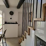 Old Town Stone House Oasis *