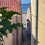 Nyaraló Old Town Stone House Oasis *