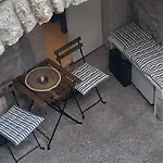Nyaraló Old Town Stone House Oasis *