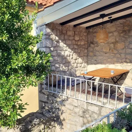 Old Town Stone House Oasis *