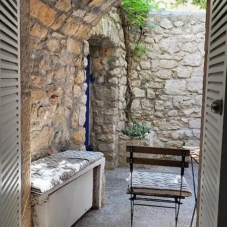 Old Town Stone House Oasis Holiday home Selce