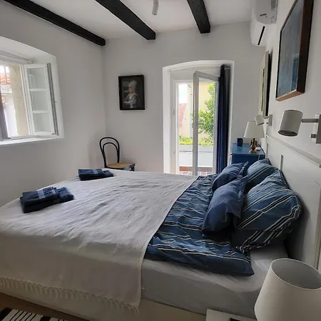 Old Town Stone House Oasis Holiday home