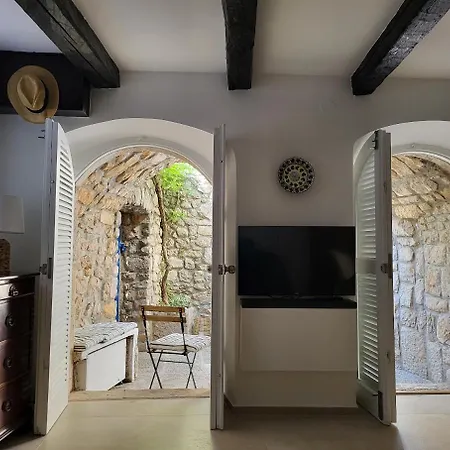 度假居 Old Town Stone House Oasis