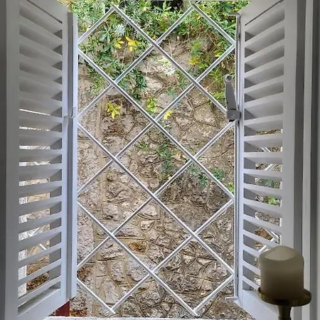 Old Town Stone House Oasis 度假居