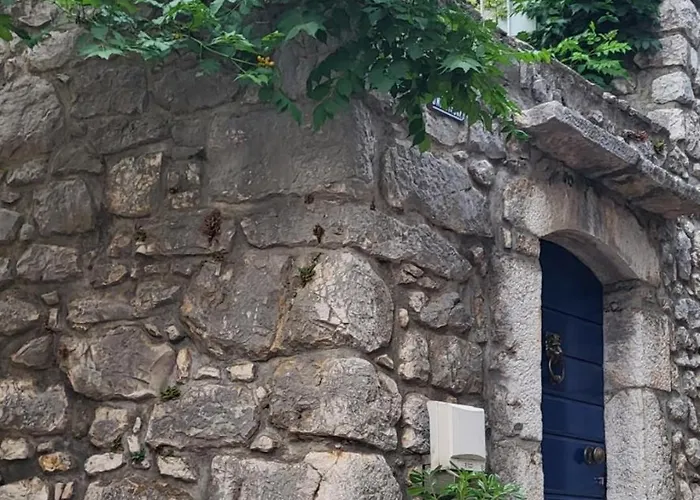 Old Town Stone House Oasis Dom wakacyjny *