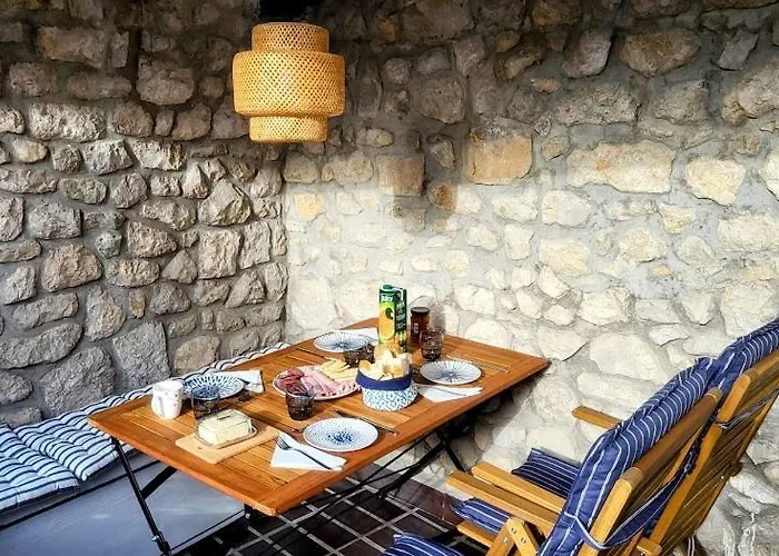 Dom wakacyjny Old Town Stone House Oasis