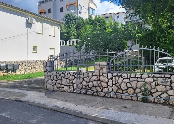 Casa de Férias Old Town Stone House Oasis