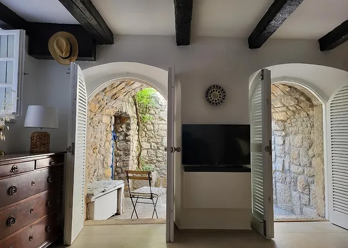 Casa de Férias Old Town Stone House Oasis